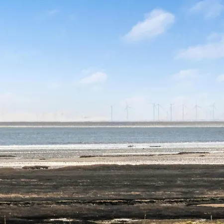 3 Bedroom Lovely In Romo